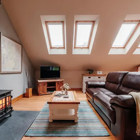 Ellenboro House, Cosy Sleeps 2, Near Cartmel Apartment *