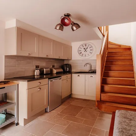 Ellenboro House, Cosy Sleeps 2, Near Cartmel * Grange-over-Sands
