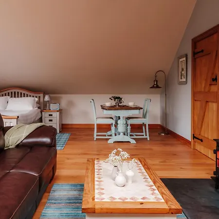 Ellenboro House, Cosy Sleeps 2, Near Cartmel Grange-over-Sands