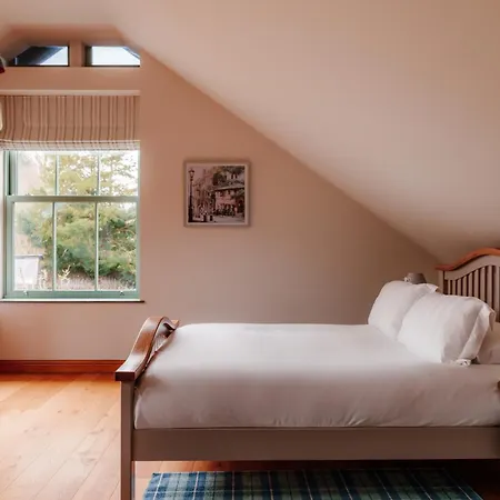 Ellenboro House, Cosy Sleeps 2, Near Cartmel