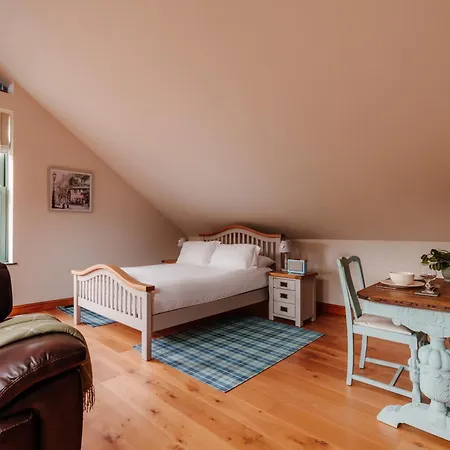 Ellenboro House, Cosy Sleeps 2, Near Cartmel *