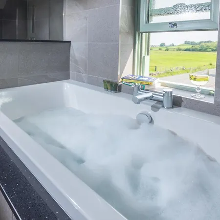 Ellenboro House, Cosy Sleeps 2, Near Cartmel Grange-over-Sands