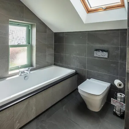 Ellenboro House, Cosy Sleeps 2, Near Cartmel Apartament