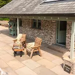 Ellenboro House, Cosy Sleeps 2, Near Cartmel *