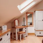 Ellenboro House, Cosy Sleeps 2, Near Cartmel Apartament *