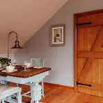 Ellenboro House, Cosy Sleeps 2, Near Cartmel Apartament Grange-over-Sands