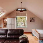 Ellenboro House, Cosy Sleeps 2, Near Cartmel